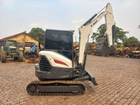 Temos Mini Escavadeira Bobcat 