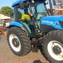 Trator New Holland 